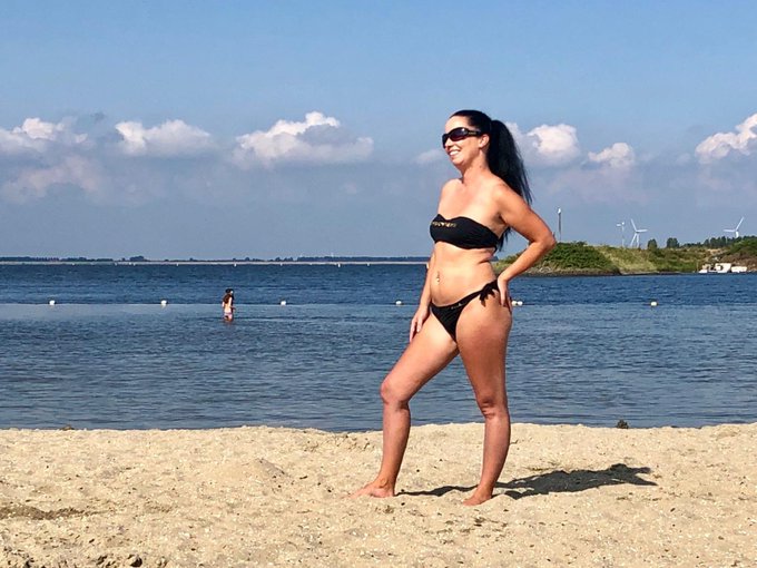 W&uuml;nsche euch einen sch&ouml;nen Dienstag 💋  #webcamgirl #webcam #model #modellife #beautifulgirls #amazinggirl<a href="/tag/webcamgirl"class="tags">#webcamgirl</a><a href="/tag/model"class="tags"><span>#model</span></a><a href="/tag/bikini"class="tags"><span>#bikini</span></a><a href="/tag/beautiful"class="tags"><span>#beautiful</span></a><a href="/tag/modellife"class="tags"><span>#modellife</span></a><a href="/tag/lovemyjob"class="tags"><span>#lovemyjob</span></a>