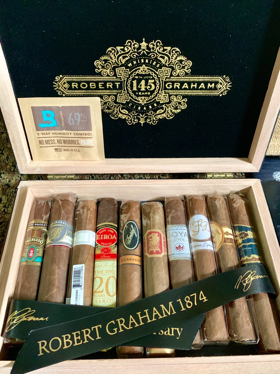 ricardocarioni's tweet photo. Humbled &amp; thrilled of being part of a historic celebration of #Scotland #Nicaragua #LatinAmerica relations through #whisky #cigars #food #music #culture @RGWhisky 145 Anniversary w/top New World #Cigars makers @ King Robert the Bruce @BroomhallHouse #cigardiplomacy #rg145 🏴󠁧󠁢󠁳󠁣󠁴󠁿🇳🇮❤️ https://t.co/YUp3CqXEXg