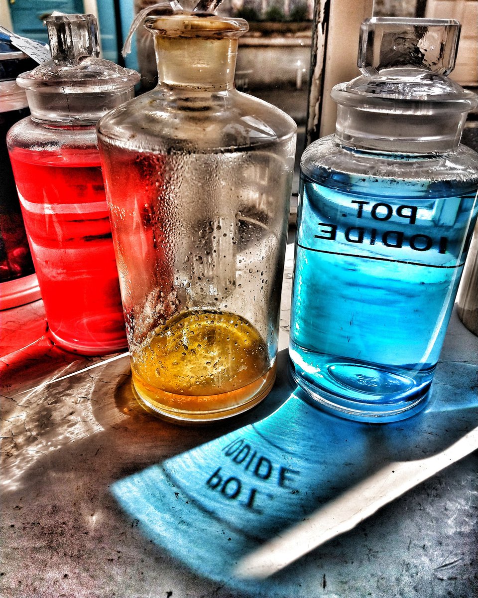 Old_BlackSheep's tweet photo. Late evening refractions #chemistbottles #bottles #bottlecollection  #interiorstyling #kitchenalia #vintage  #pharmacy #refractive #cornish #cornwall #poisonbottle #snakeoil #oldremedies #cureall #killorcure #refraction #lostwithiel #shopwindow #roomdecor #roomdressing https://t.co/28PvuQT4Us