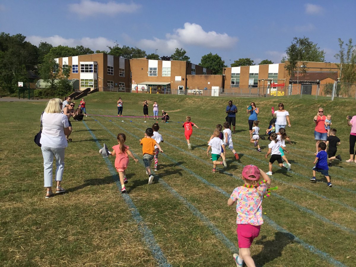 Springwood_Prm's tweet image. A fab sports day this morning for #springcardiff da iawn  everybody! #springpe #sprinfamily