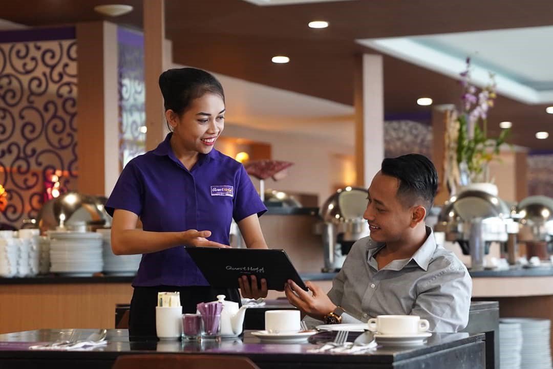 Decisions, decisions, decisions.... 🧐 What is your choice for today's lunch? 🤔

#coolcleancomfy #denpasar #bali #questhotelsandenpasar #questhotels #archipelagointernational