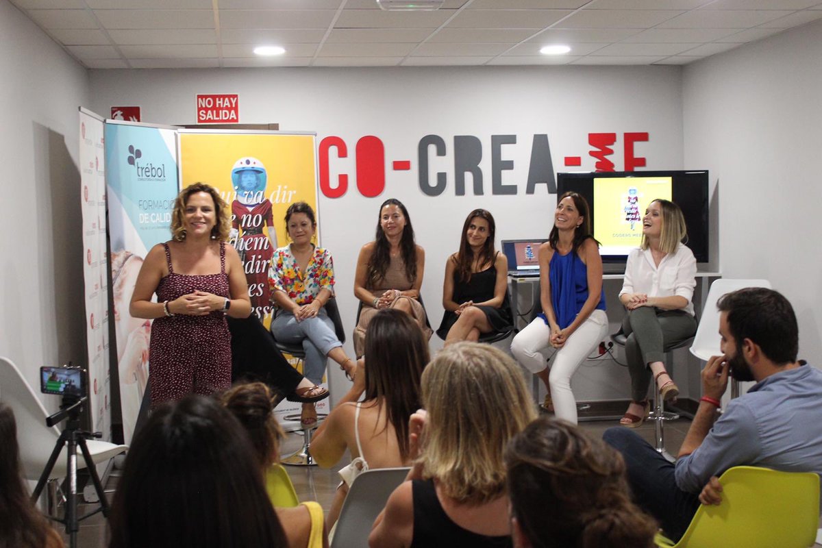 valenciactiva_'s tweet photo. 🆕💼 La nueva responsable del Área de Desarrollo Innovador de los sectores Económico y Empleo del @AjuntamentVLC, @pilarbernabe, ha manifestado su compromiso con el sector del #emprendimiento y la #formación y ha destacado que continuará trabajando por fomentar el empleo femenino https://t.co/JIq49HnK7U