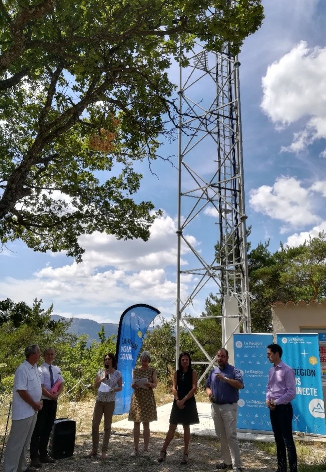 juliette_jarry's tweet image. Fortement impliquée, avec les départements, ds la résorption des zones blanches de téléphonie mobile, la Région @auvergnerhalpes a inauguré aujourd'hui le 1er pylône (sur 57) construit sous sa maîtrise d'ouvrage à St Ferréol Trente Pas- cc @La_drome, @Prefet26, @FFTelecoms, @Free