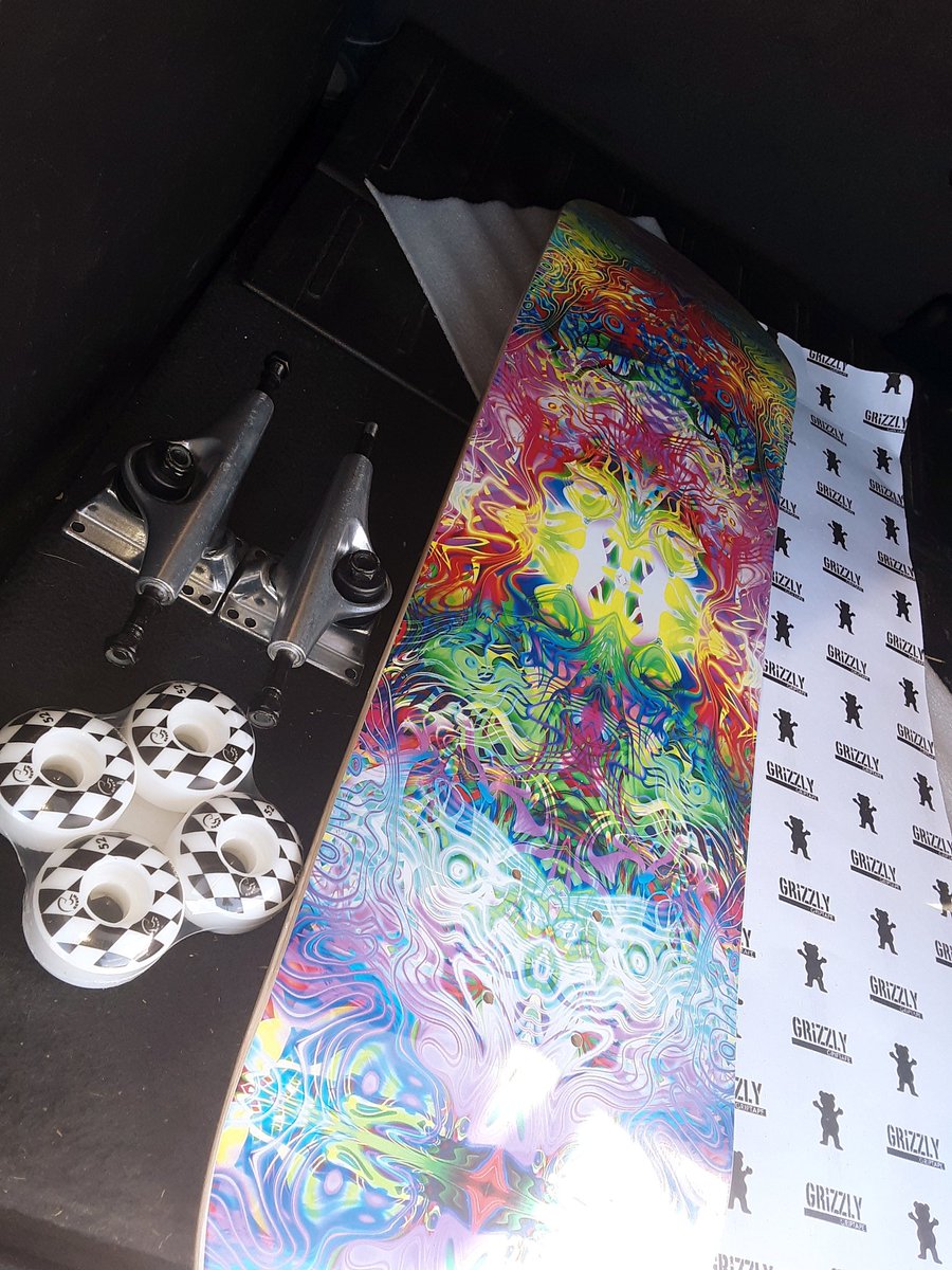TrejoBoards's tweet photo. Great start to the week..

Delivery made Skater Happy!!

#skateforlife #skatelife
#skatecommunity 
#trejoboards #delivered
#grizzly grip tape
 #cal7 wheels &amp; trucks
#canadianmaple 7 Ply #thebohosoul art https://t.co/x0nyWmkQA9