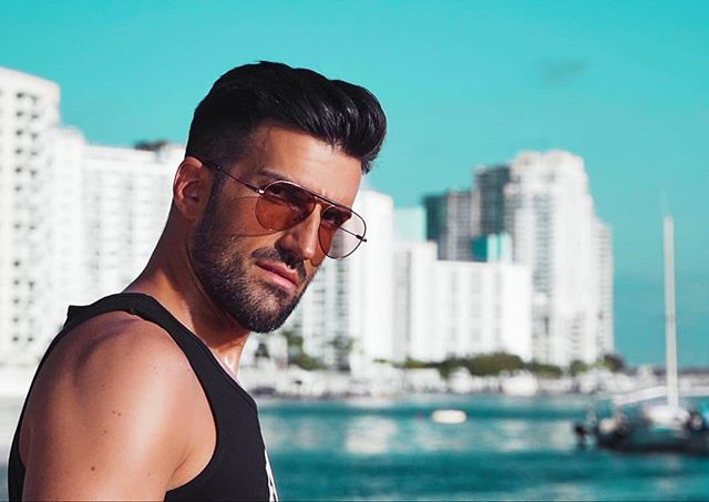 MasterTempo's tweet photo. I'm in MIAMI b%tch!!
Come with me ✈🌴 @master_tempo official YouTube channel
@djkrazykon @digital_ray_records @doubledotagency #diakopesstomiami #newvideoclip #newsong #newrelease #mastertempo #djkrazykon #mastertemponewsong #mastertemponewclip #digitalray #digitalrayrecords https://t.co/Ck4NLnxbYu