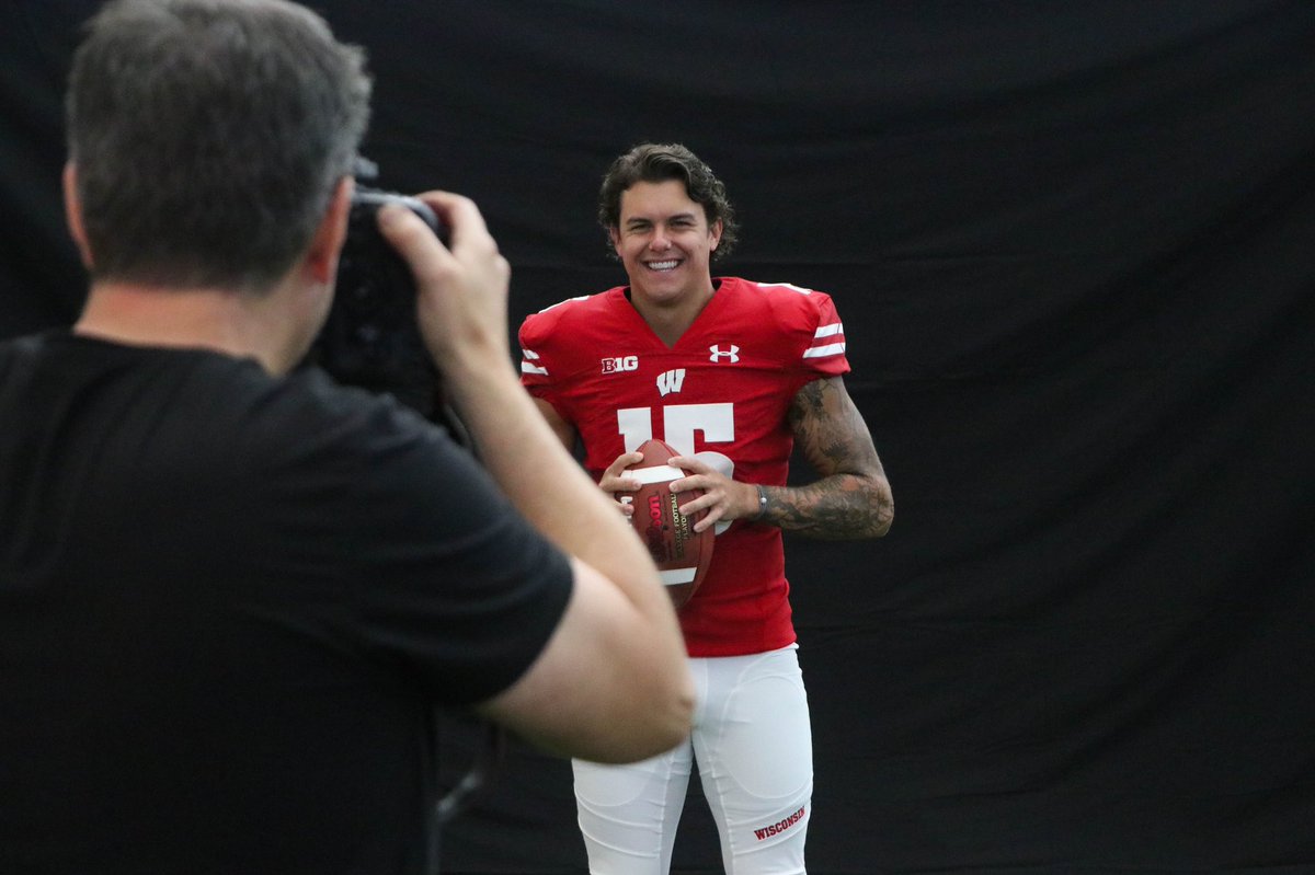 Wisconsin Football tweet media