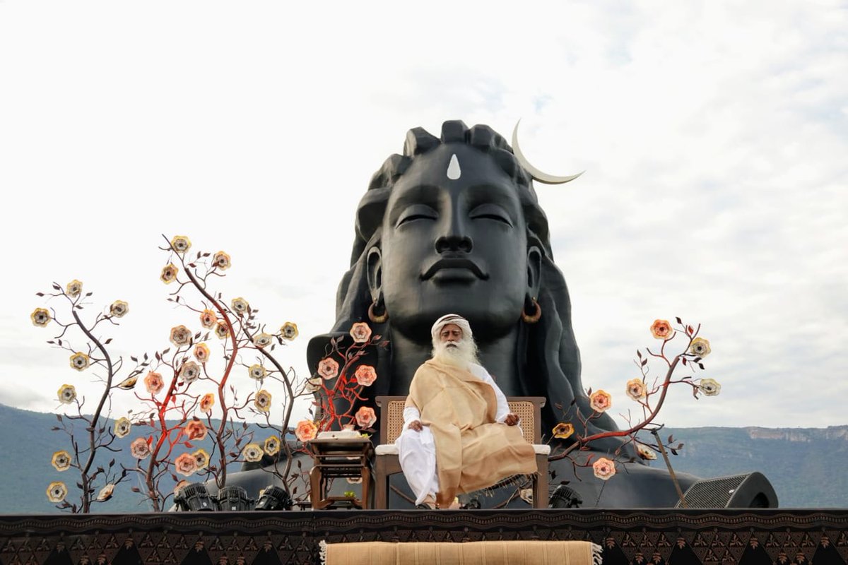 Featured image of post Isha Sadhguru Adiyogi In isha yoga center you will be given neem turmeric balls