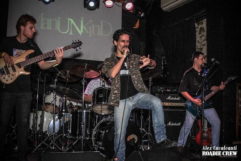 manunkindband's tweet photo. Lembranças do grande dia em que abrimos os shows de Azul Limão e Dr Sin dia 11/05. Obrigado, Alex Cavalcanti e Roadie Crew. 🤘 Veja mais sobre os shows: https://t.co/g4hmfly6Fa

#manunkind #manunkindband #roadiecrew #drsin #azullimão #teatroodisseia #heavymetal https://t.co/8Gvg3ciWnt
