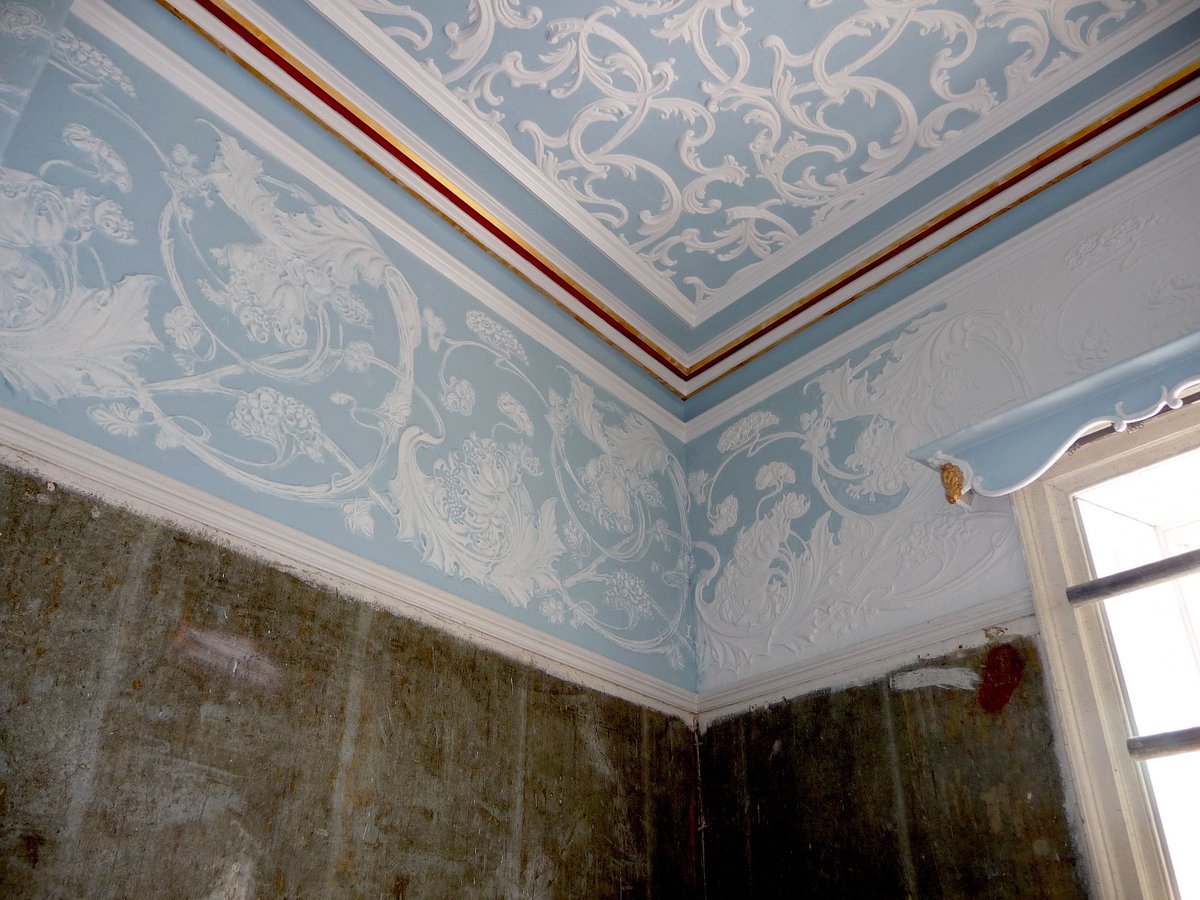 LinConservation's tweet photo. Update on the installation and painting @BuxtonCrescent by our appointed decorators @CharlesCooper__ looking fabulous, and finally nearing completion @HE_Midlands @HighPeakBC @BuxtonCHT https://t.co/WQz5Ot0Imp