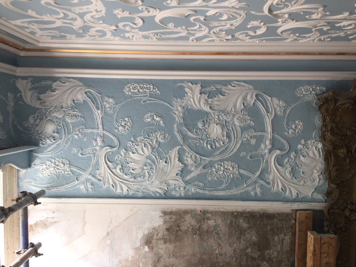Update on the installation and painting @BuxtonCrescent by our appointed decorators <a href="/CharlesCooper__/">@CharlesCooper</a> looking fabulous, and finally nearing completion <a href="/HE_Midlands/">HE Midlands</a> <a href="/HighPeakBC/">High Peak Borough Council</a> @BuxtonCHT