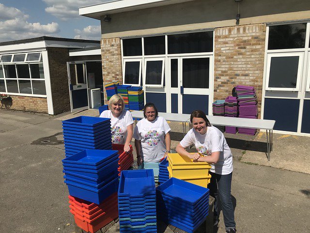 DunBradstreet's tweet photo. Productive day at the @carringtonjrs!

🌱Bramble-free pond area
🏫Clean trays ready for September 
📚Empty library ready for refurbishing 

#TeamDNB #DNBDoGood https://t.co/zAp8NtbpN7