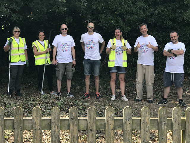 DunBradstreet's tweet photo. Productive day at the @carringtonjrs!

🌱Bramble-free pond area
🏫Clean trays ready for September 
📚Empty library ready for refurbishing 

#TeamDNB #DNBDoGood https://t.co/zAp8NtbpN7