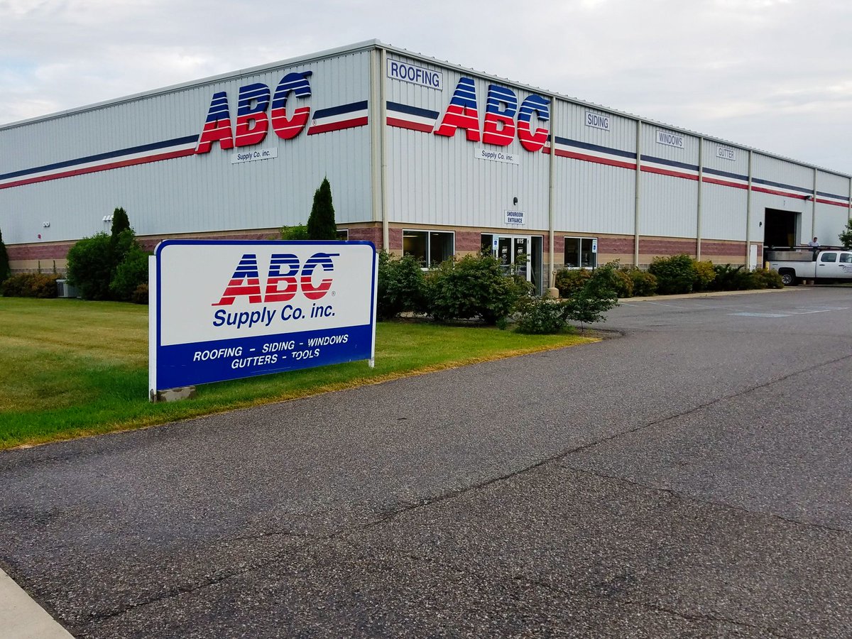 Rick_theRoofer's tweet photo. A little rain never hurt anyone! We're at #ABCSupply in #SouthBend #Indiana today! Don't let the rain keep you away -- we've got covering for you and a great event planned 11am-1:30pm, so come by! #tamko #roofing #roofingcontractor #shingles #tamko #tamkoshingles #rain https://t.co/ev2gjl9ZVO