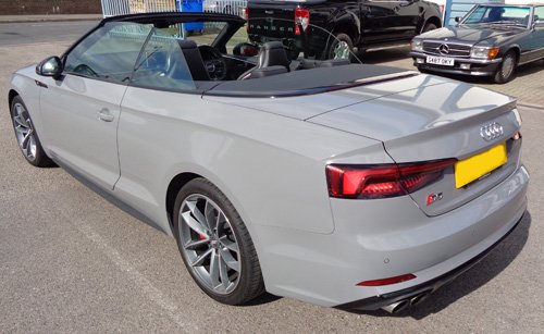 TotallyDynamic's tweet image. The @pantone colour for 2019 is Living Coral. Midway through the year, and the most popular shade with our customers is … grey! Classic, sophisticated and chic.  Choosing a colour wrap for your car, would you go bold or go grey? #colourfulcars #greycars #vehiclewraps #motoring