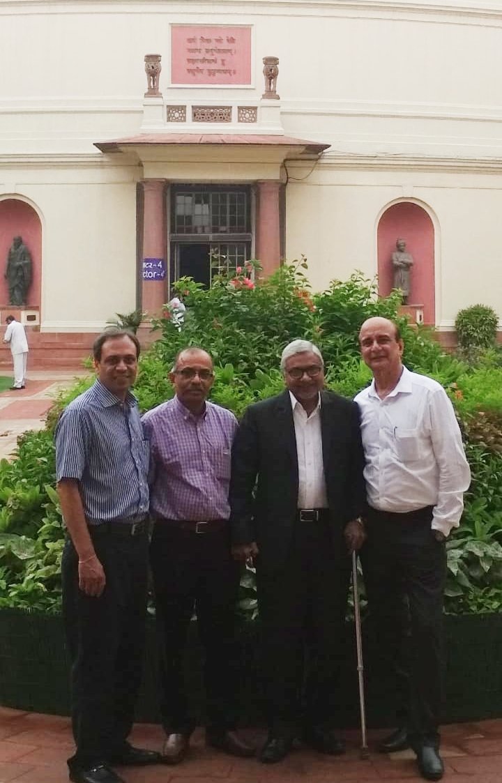 mrai_india's tweet photo. MRAI Officials met Shri @mansukhmandviya @shipmin_india to discuss about implementation of #Advisory issued by #DirectorGeneralShipping & Shri @PrakashJavdekar Cabinet Minister, @moefcc for pending Amendments to #HWM2016 - Hazardous Waste Management Rules 2016. https://t.co/vT1RrwuNbv