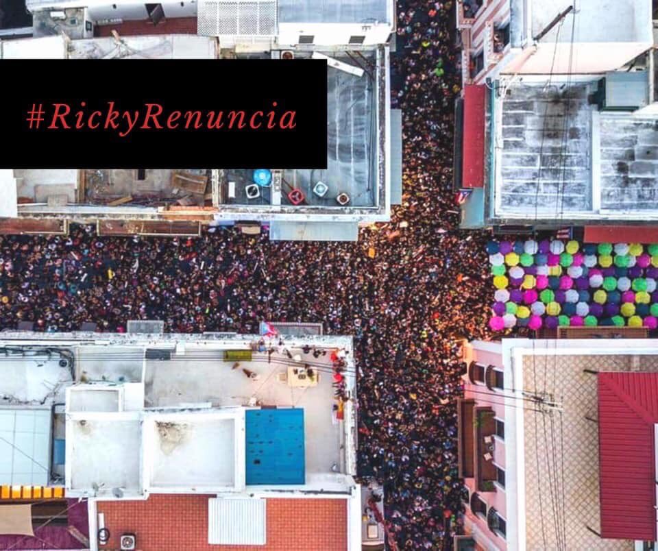 paindigital's tweet photo. Pelus, recortaos, pnp, populares, independentistas, fe@s, lind@s... pero solo un mamau:  @ricardorossello #RenunciaRossello https://t.co/7HC5VwC5vh