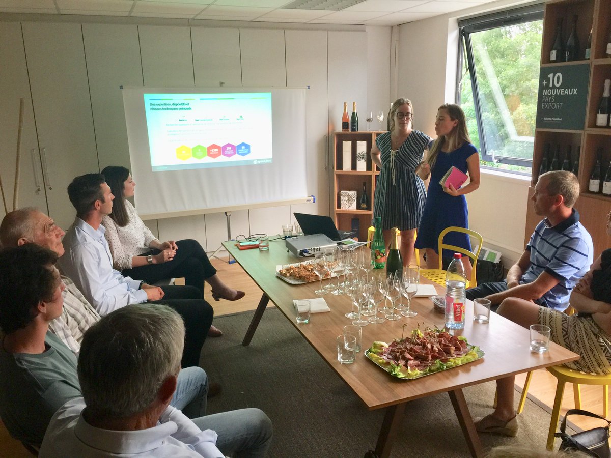 🙏Merci aux #afterwork <a href="/Agencecideo/">AGENCE CIDEO</a> d'avoir accueilli nos experts #RSE et #vigne pour présenter la démarche #HVE aux vignerons !
#sustainable #champagne