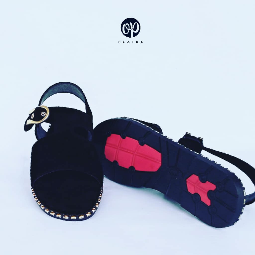 OpFlairs's tweet photo. Executive sandals for your luxury. Send us a Dm @Opflairs on Fb, IG or Twitter. You can also contact us 📞 via +2347069074810 or +2348182648441 https://t.co/cVSzBG6N7Y