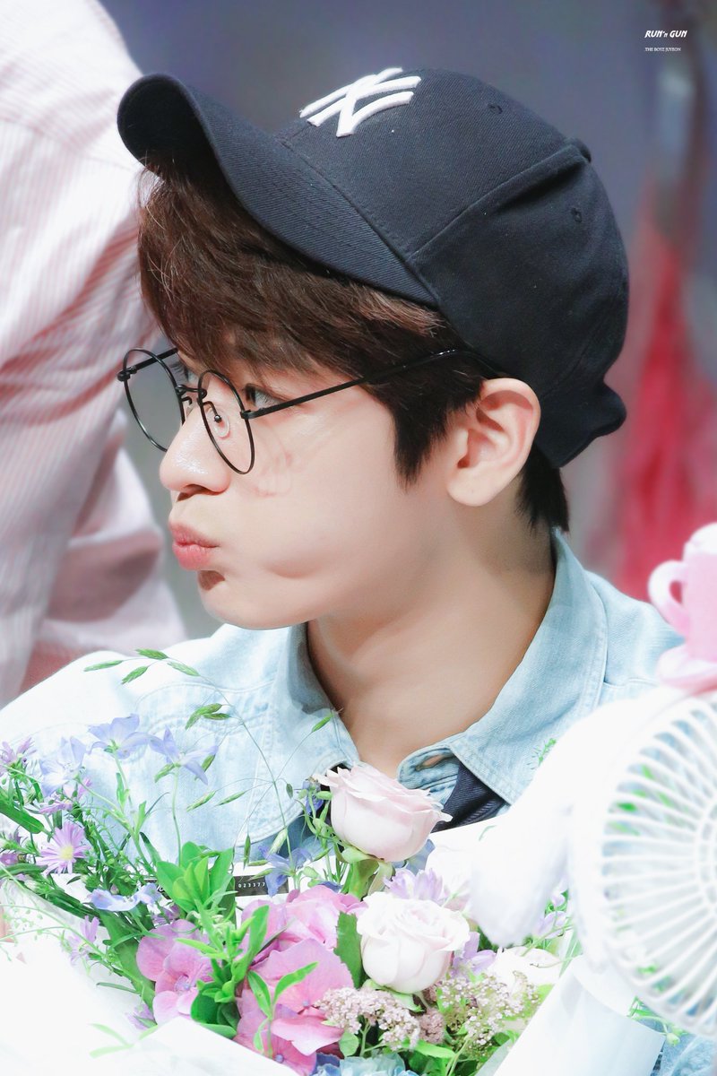 idolwithspecs's tweet photo. the boyz ; juyeon https://t.co/ibCR3dGdwn