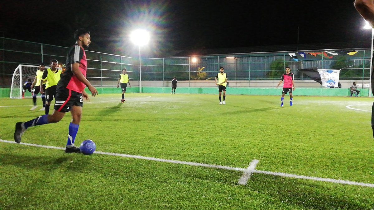 shaahid_96's tweet photo. #ungoofaarucommunitycentre ga kuriyahdhaa #UHLfutsalleague2019 ge therein.. #ungoofaarupolice vs #TheLL ge match feshigen kuriyahdhanee.. https://t.co/5J4fciumLl