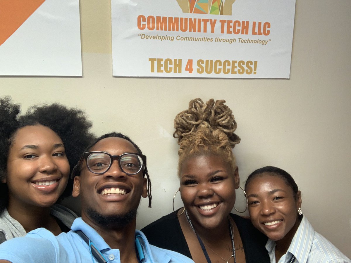 mcmofficial04's tweet photo. We had a wonderful time at community tech today! @BankonDC #YMM2019 #MBSYEP40 #TransactionTuesday https://t.co/usCeBSuSyA