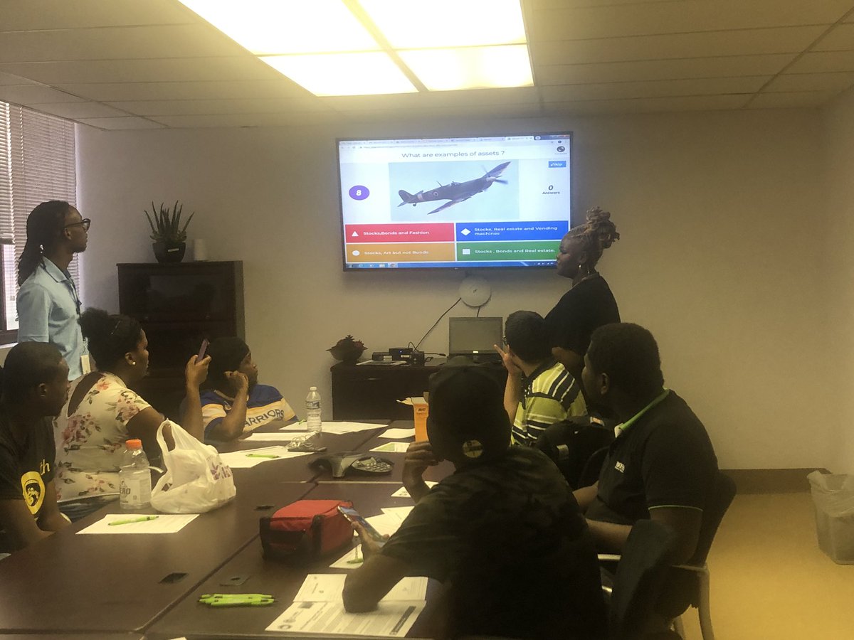 mcmofficial04's tweet photo. We had a wonderful time at community tech today! @BankonDC #YMM2019 #MBSYEP40 #TransactionTuesday https://t.co/usCeBSuSyA