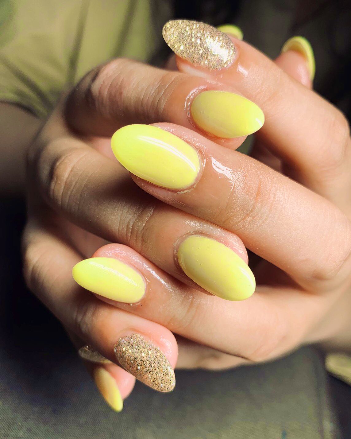 Aya 7月ネイル 夏ネイル イエローネイル シンプルネイル ラメネイル グリッターネイル ワンカラー ワンカラーネイル レモンイエロー T Co Uz2fm93ar3 Twitter