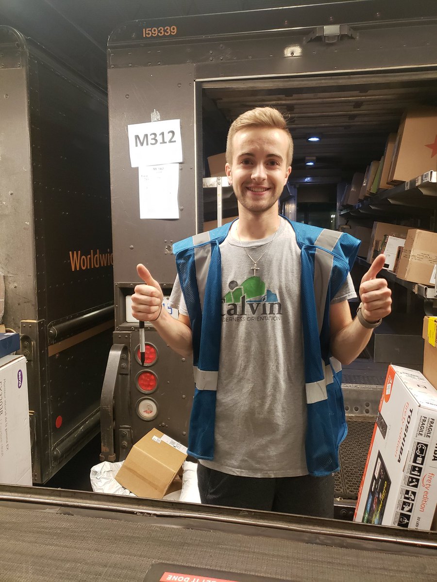 MRackes's tweet photo. Newhire Darian Seale shows off his engineering skills by creating a new way to hold his marker. #rubberband #Creative #blueisnew @GPreload @BrianEdickUPSer @PaulHuyser @Mark_L_Smith @Shellab1Shellie https://t.co/h0wq3Jy8Ww