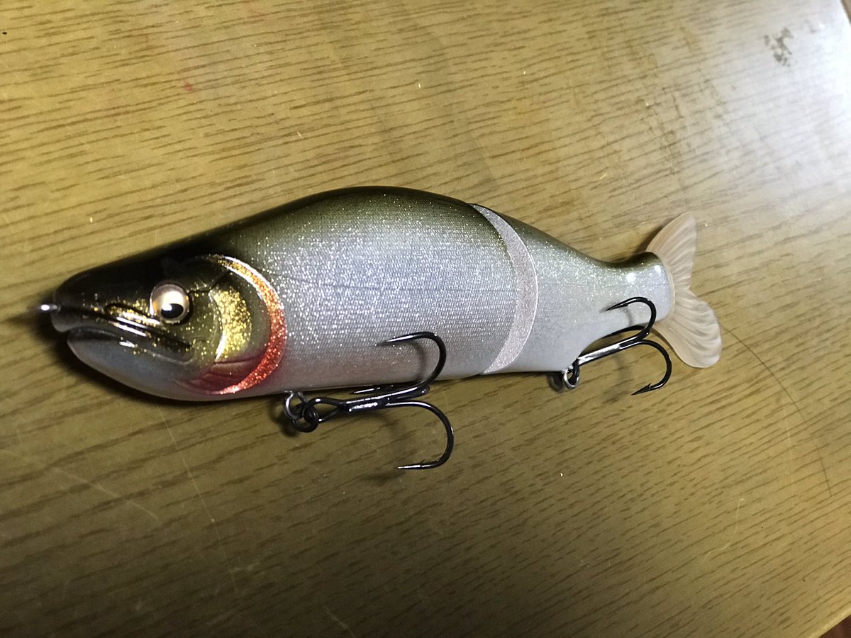 rCPcLiO5budbqu1's tweet photo. 前から使ってみたかったルアーがようやく手に入った♪
GT釣れそう🐟
#megabass
#islide185
#GT
#rivergt https://t.co/kopzbop2Kr