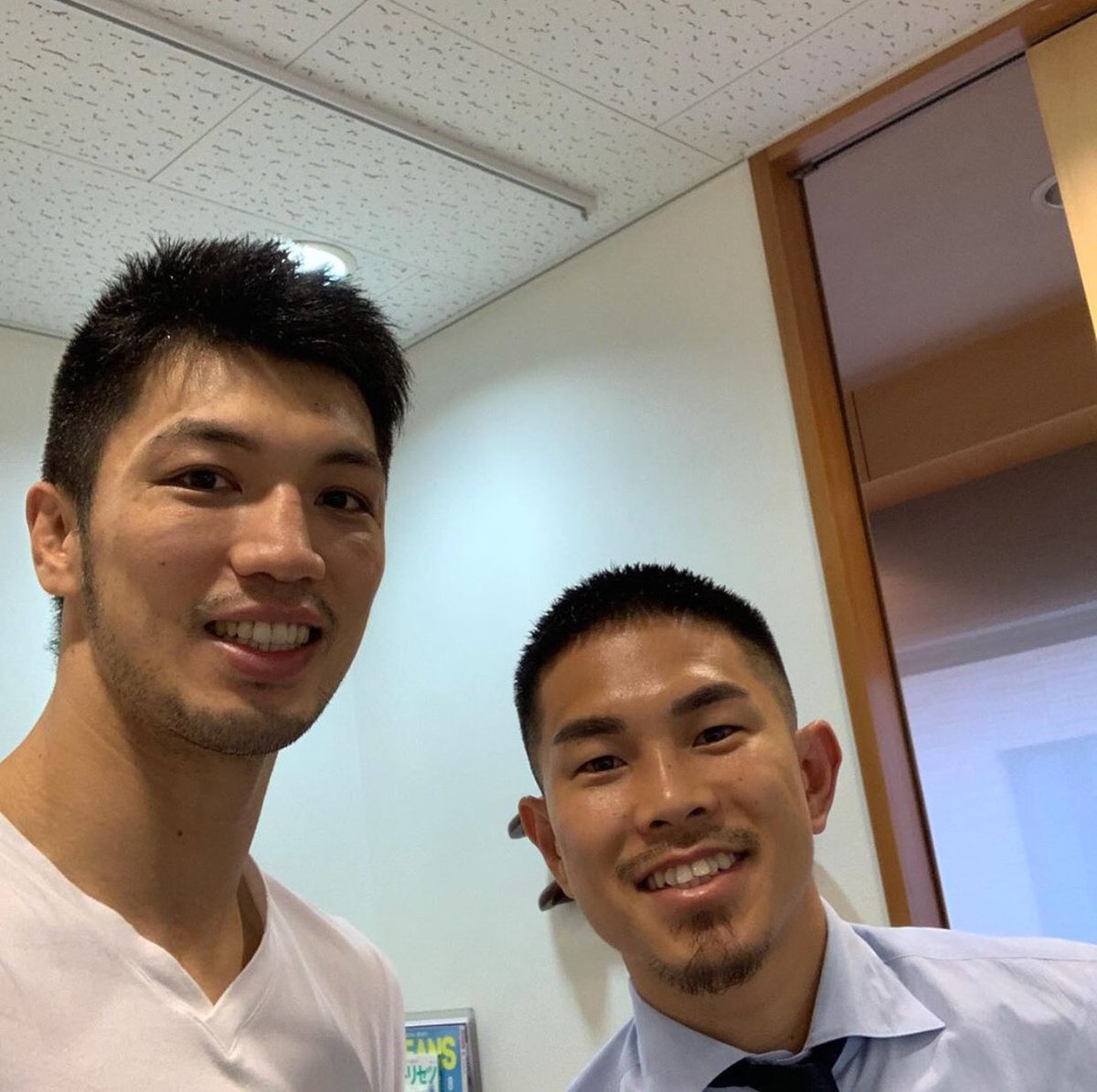 村田諒太ファンズ Muratafans Pa Twitter 村田諒太instagramより 一翔と偶然会いました お互い挫折を味わいながら今日まで来たので 感慨深いです 初めて会ってから15年くらいか 時が経つのは早いです 村田諒太 井岡一翔 Wba Wbo