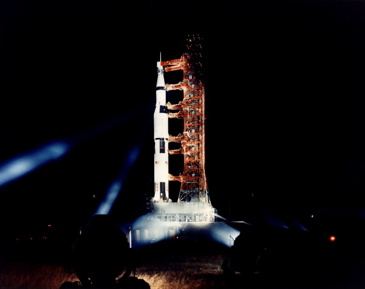 LIFTOFF! Dzisiaj o godzinie 15:32 (2:32 PM GMT+1) wystartujemy razem z misją Apollo 11 w podróż na Księżyc. Wydarzenie to możecie śledzić na stronie apolloinrealtime.org/11/ dokładnie tak, jak odbyło się to 50 lat temu. #ZnaminaKsiężyc #Moon #Apollo11 #centrumnaukikopernik