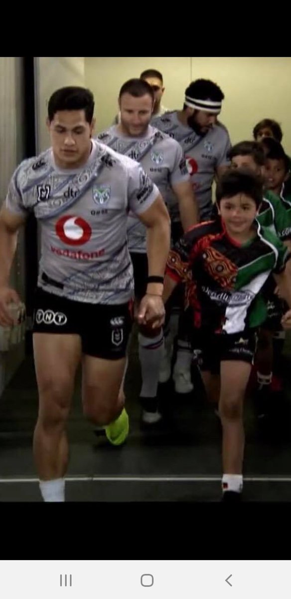 DjNagas's tweet photo. What an amazing experience my son had on Saturday night at the @brisbanebroncos vs @NZWarriors #SuncorpStadium running out with #DallyM #2018 winner #RTS @DeadlyChoices @NRL https://t.co/453rK7vg7V