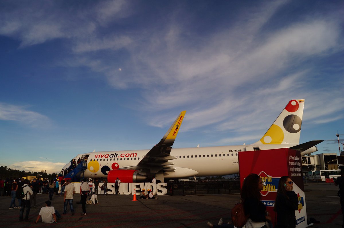 Airbus A320 de @VivaAirCol en la #FAIRColombia @n_larenas @juvenalvtjunior @edelweiss330 @edwrocc @SpottersArg @ArgSpotters @avgeekyyz @SpottingBogota @SpotterW @De_aviacion @AviationCOL @AeroMedellinRNG