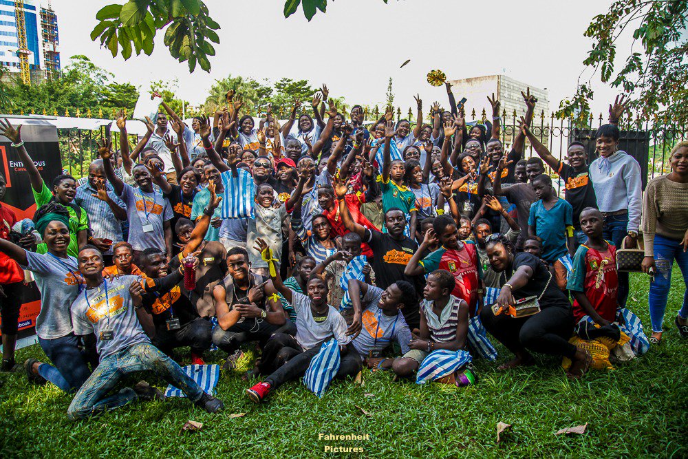mitt4d's tweet photo. This EN aimed at putting smiles on the faces of numerous street kids, working on taking them out of the street. Provide them with medical attention. Join us let's connect and build for the better tomorrow 

#Connecttobuild
#streetinvation
#enconnecttobuild https://t.co/solvgMmWnI