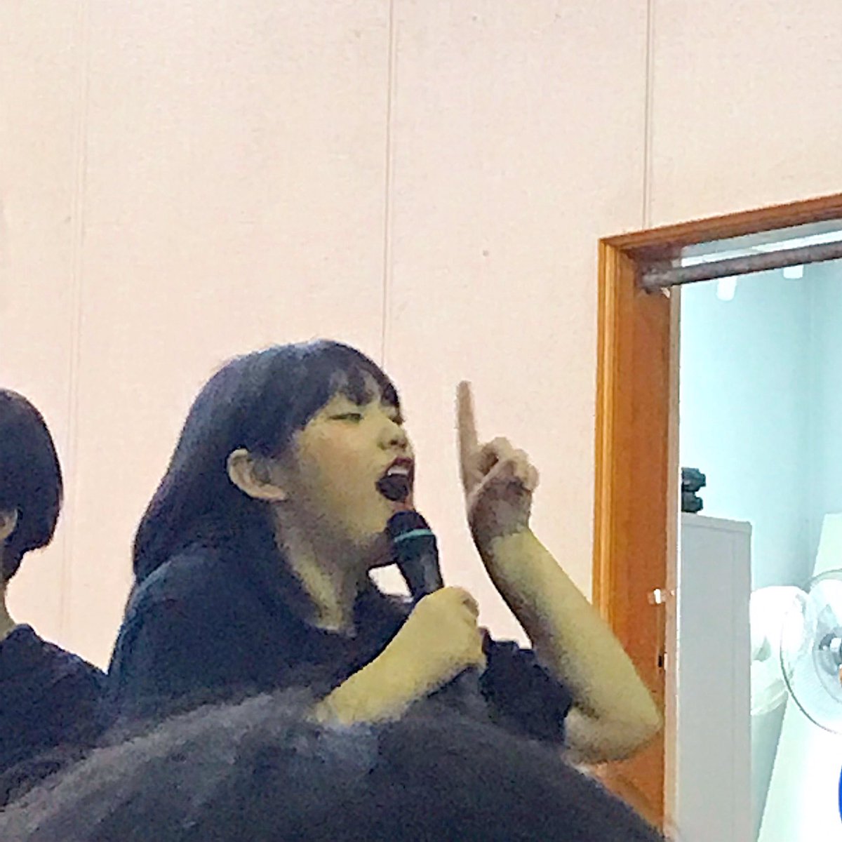 Ghb_Hm_Rr's tweet photo. 190716            팝송대회

옥정과의 아이컨택 .

모든 열심히 하는 옥정이 많이 사랑해주세요 .

#고고후비고 #옥정 https://t.co/Dr8lkOJCfd