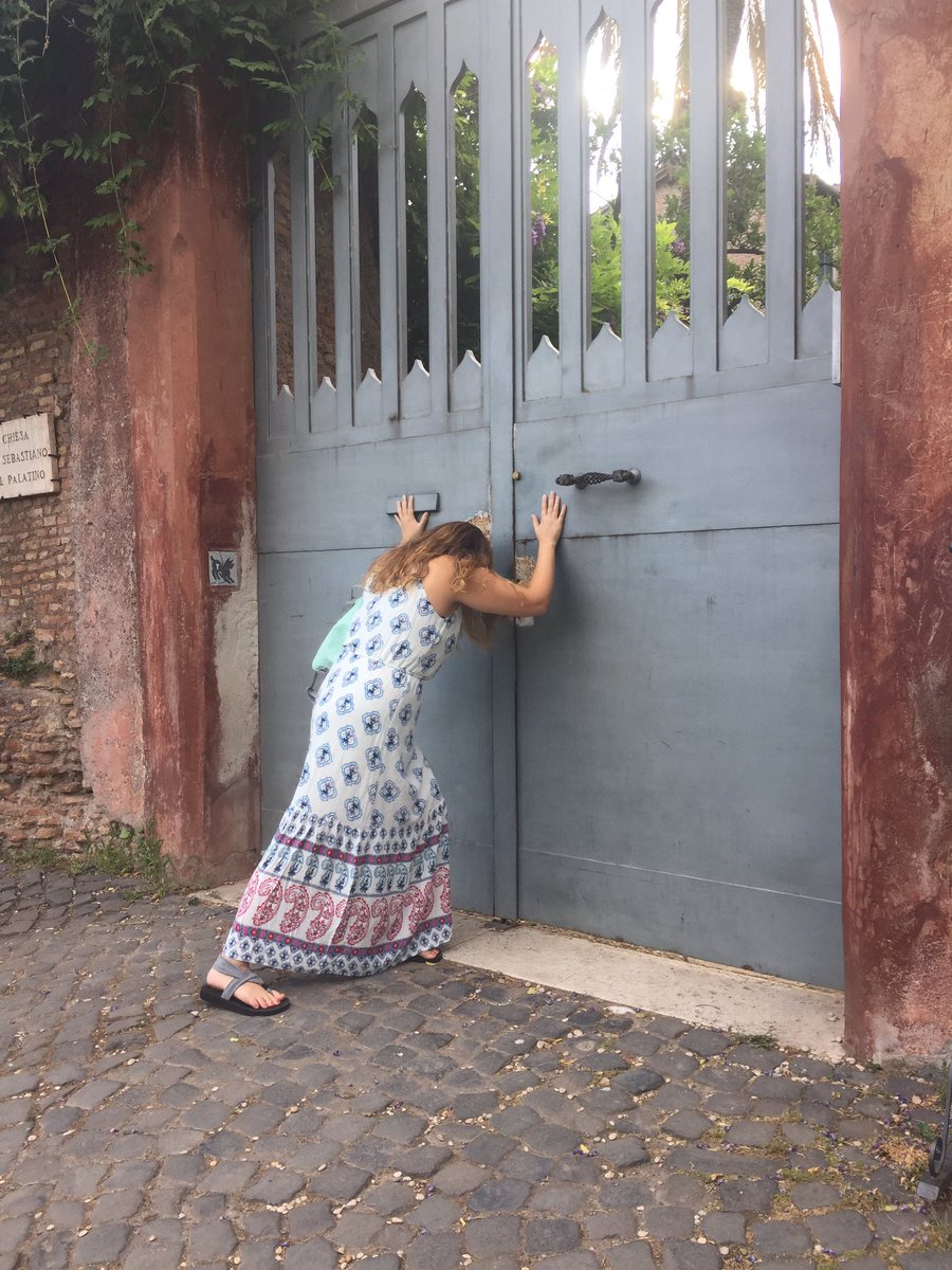 AlainaArtThing's tweet photo. The world is so crUEL
#DramaticPoses https://t.co/IBrn9GihWK