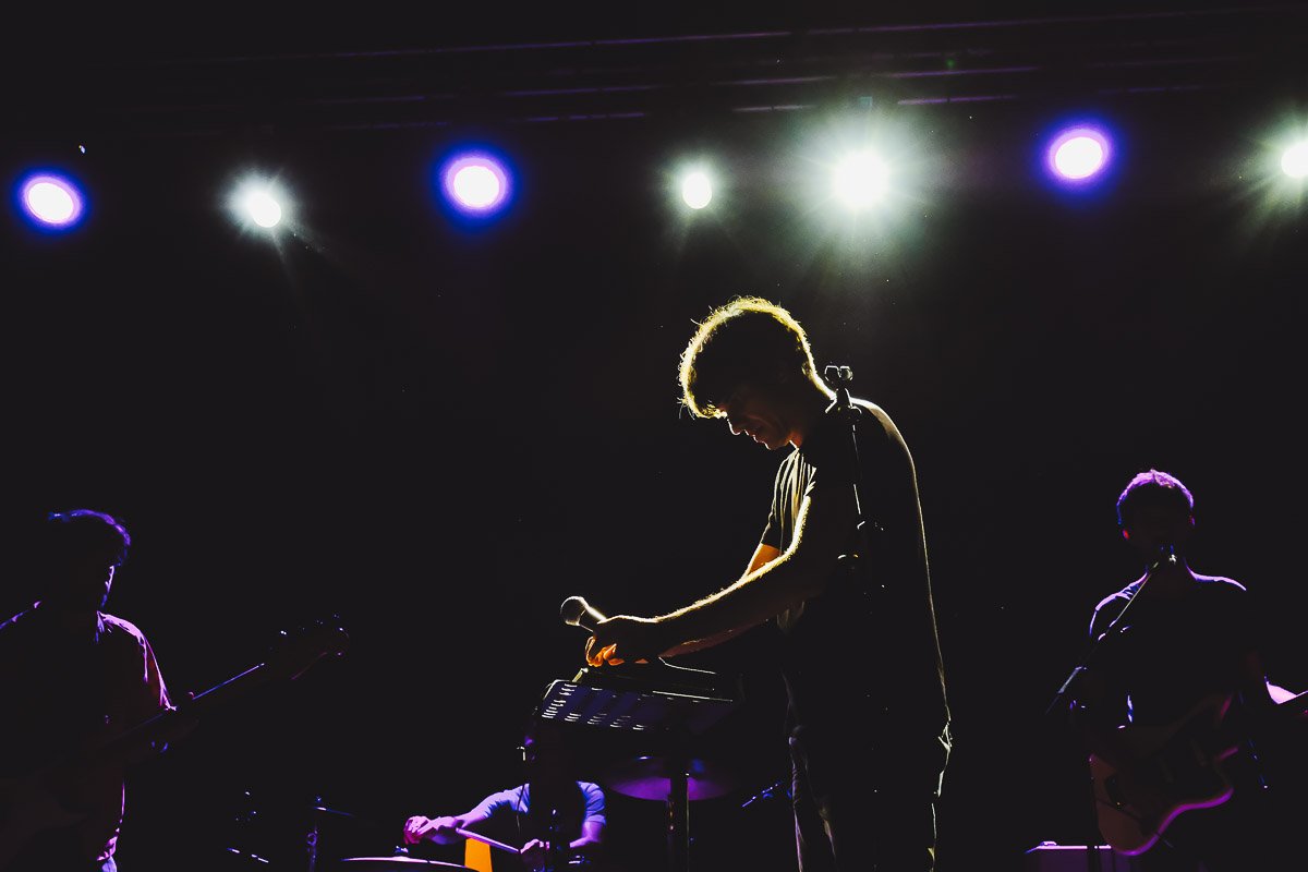 Festusfestival's tweet photo. .@colomomusica i tota la tropa van fer ballar i cantar una plaça Vella que només va fer que pujar de temperatura. L'"Oferta i la demanda" i altres hits van sonar sense pausa durant tot el show. 

#FESTUS #FESTUS19 #FESTUSFESTIVAL https://t.co/fVScSvSG2X