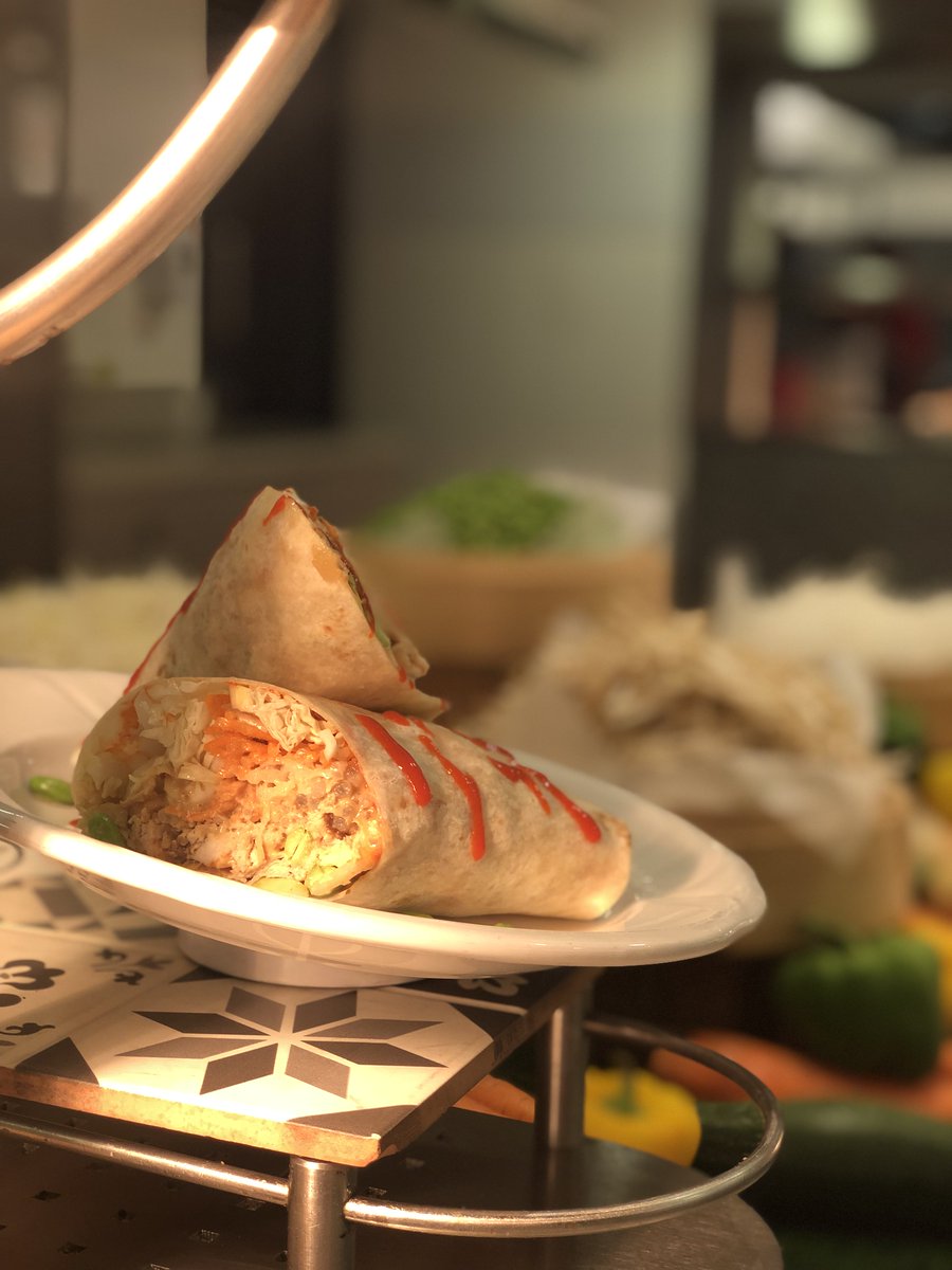 LStoreys's tweet image. Bangbang chicken wrap  #today #craigforth #stirling #quirkybird #peanut #satay #foodies #Streetfood #chillifries #chefslife #welovethisbusiness @lynnywinny_lynn @georgegunn2303