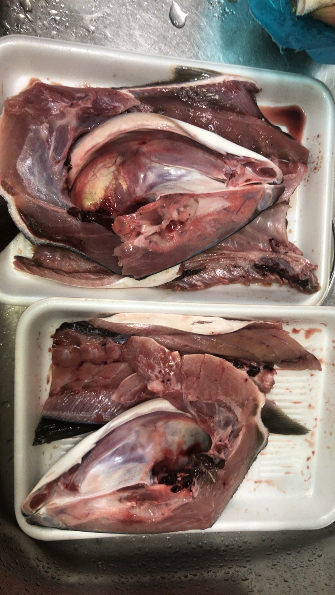 こん 闇ガシャ記念飯テロ Part9 ぶりアラ 鰤 Z カマ 焼き 頭 煮付け 汁は炊き込み 剥き身 炊き込み お鍋で炊きます おこげがいい感じ 飯テロ ナナフラ 闇ガシャ ブリのアラ T Co Obhkpnhxba Twitter