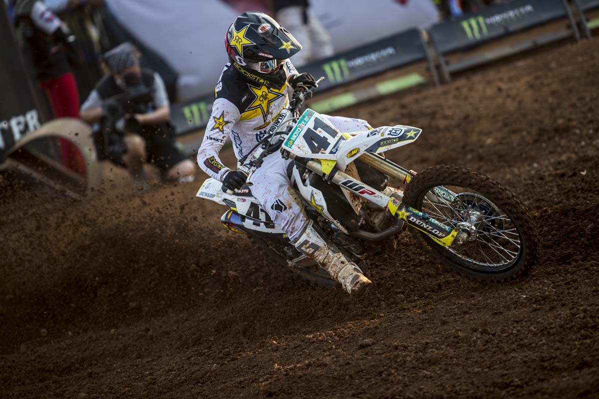 scottmotosports's tweet photo. A 2nd place in the second moto for Pauls Jonass at #MXGPAsia after a DNF in the first race.
#SCOTTmoto #SCOTTgoggles #DefendYourVision #NOSHORTCUTS
📷: mx1onboard https://t.co/QhE0xtJZRB