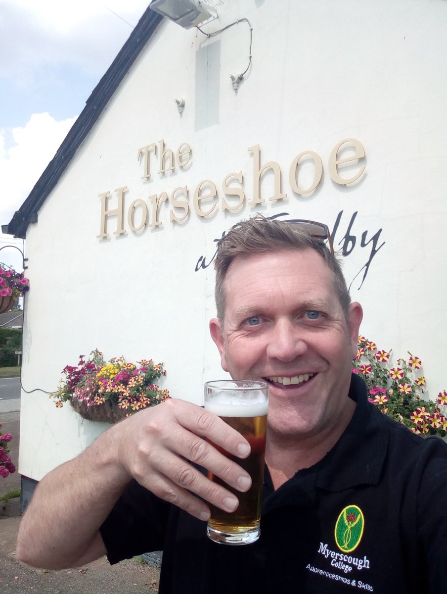 100pubs.com is in the Horseshoe in Thurlby near Bourne, Lincolnshire. Dead animals on the wall, dark upholstery but nice people and garden.