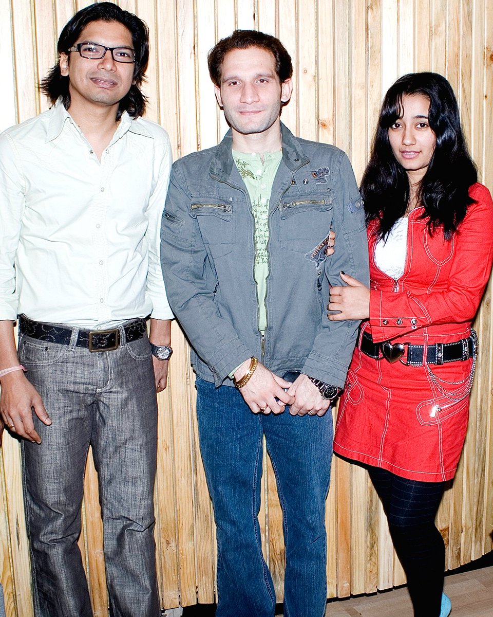 abhinavmishrav's tweet photo. Abhinav Mishra and Jessica with singer_shaan at the time of Music recording session in mumbai

#singer_shaan #singer_shaan #singer_shaan_sir #abhinavmishramumbai #Abhinav #abhinavmishra #jeseica #jeseicamishra   #playbacksinger #shaan #music #recordingstudio #bollywood https://t.co/x8Px4crdKo