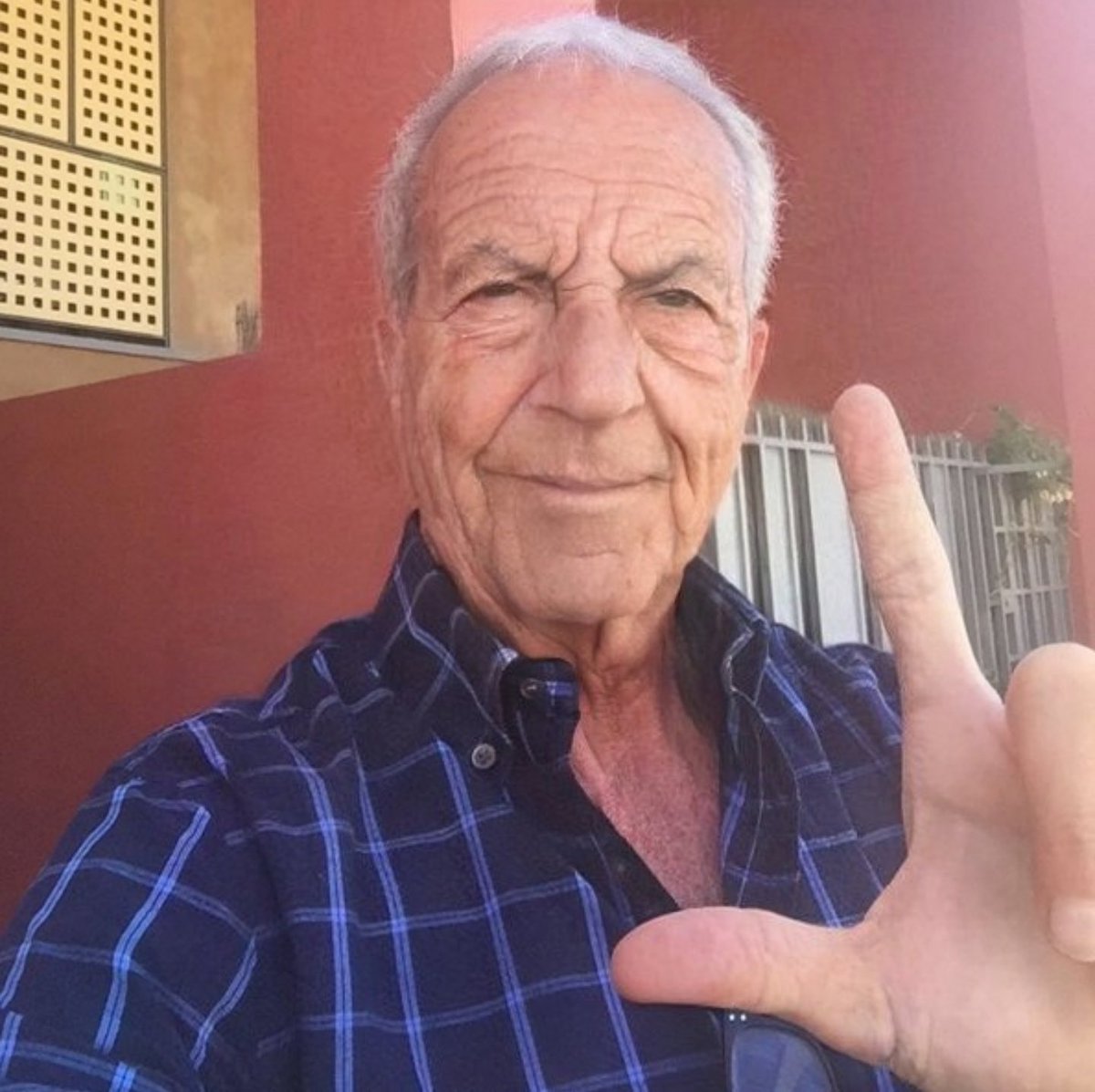 cristobalsoria's tweet photo. Seguiré estando de absoluta y rigurosa moda...😜 https://t.co/sJZYGrwXVl