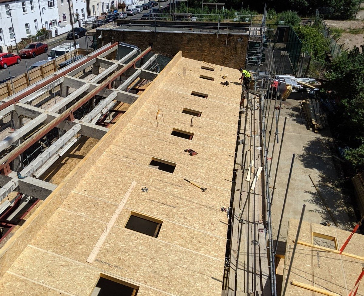 LondonGreenLtd's tweet photo. Our #Glassworks development in #Bromley is making excellent progress! Construction recently started on the roof of the #residential building and we can't wait to see the rest. Find out more about the #development on our website: https://t.co/bNhmkVFL6g https://t.co/gbs3vTcPgw