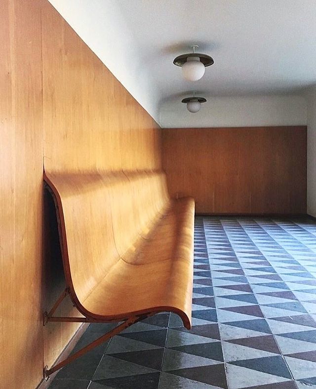 StewartSchafer's tweet photo. Waiting room at Trons Kapell by Gunnar Asplund #inspiration https://t.co/1lX8olaXkg https://t.co/IyKjKkITkc