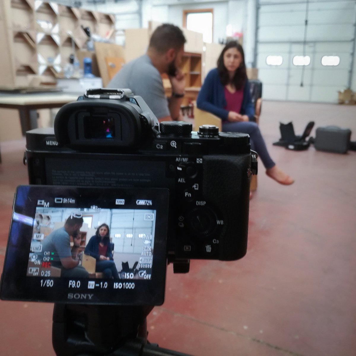 ViesTransition's tweet photo. Nous avons rencontré Anaïs Fulgéras @Cartons_d_Anais :D 

Elle a accepté de répondre à nos questions et nous a expliqué comment elle offre une seconde vie aux cartons ♻️

#ZeroDechet #ViesEnTransition #Citoyen https://t.co/2wi3grSCuV
