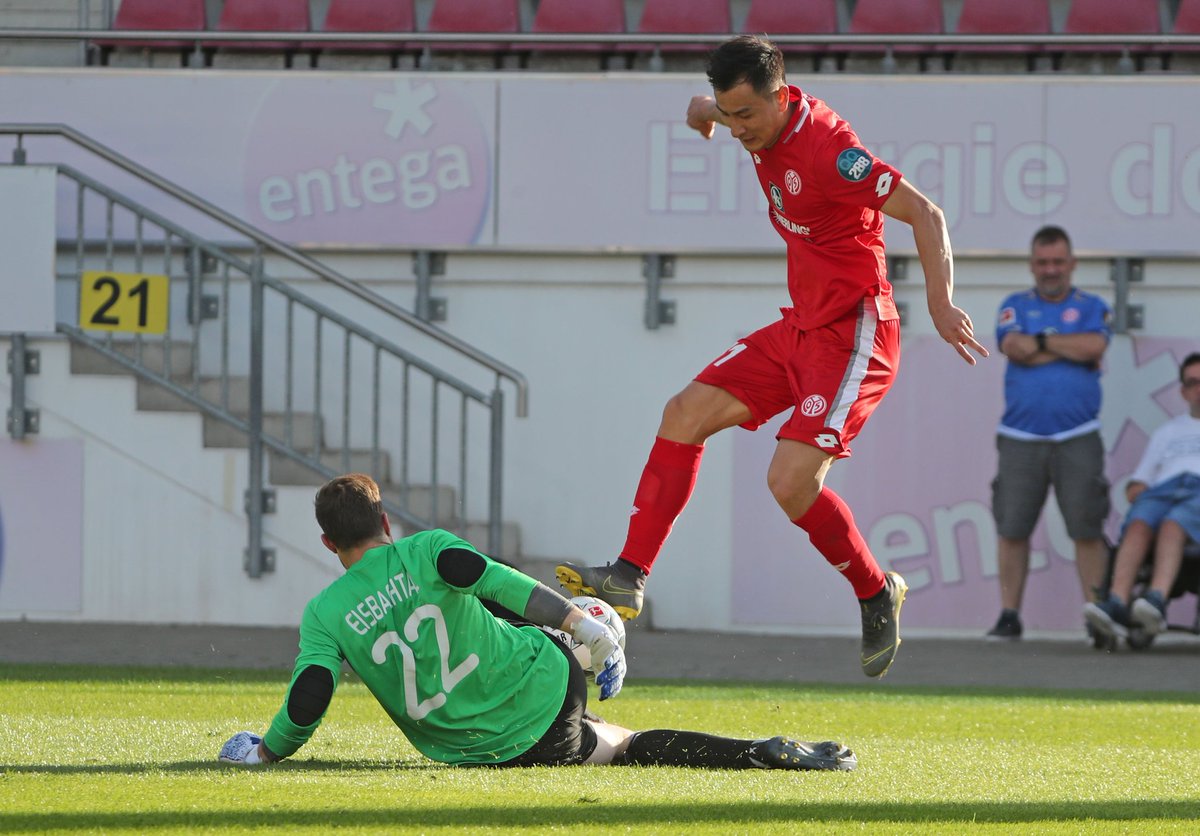mainz05_es's tweet photo. 🏥 Dong-Won #Ji ha sido operado en la clínica Hessingpark en Augsburgo debido a una lesión en el cartílago de su rodilla izquierda.

Ji será una baja para #Mainz05 de 3-5 meses. https://t.co/JPg02FSbPE