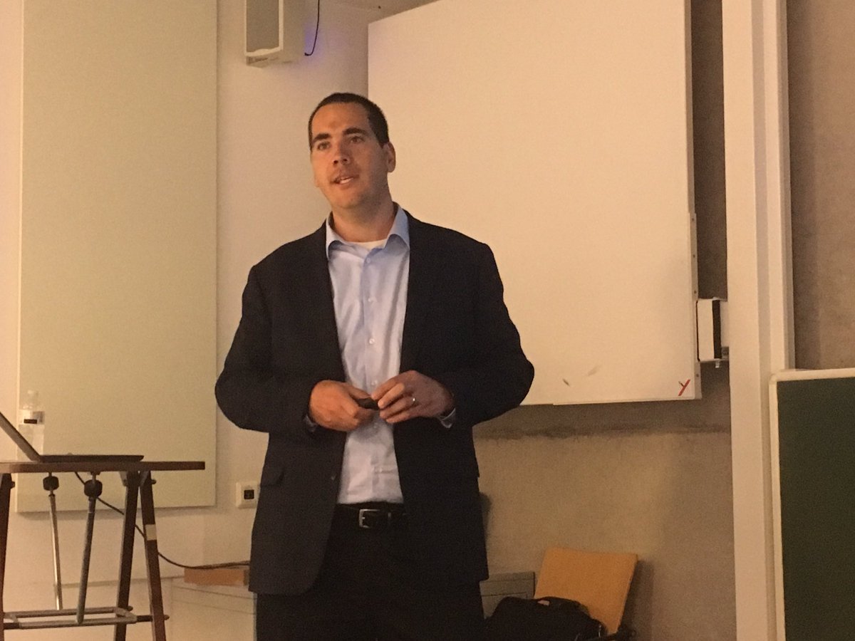 NoelGroupUvA's tweet photo. Great to have @jnaber15 from #MerckChemistry visiting us @TUe_ST today and giving a talk about scaling #Flow #photochemistry! https://t.co/DWwvcnXalt