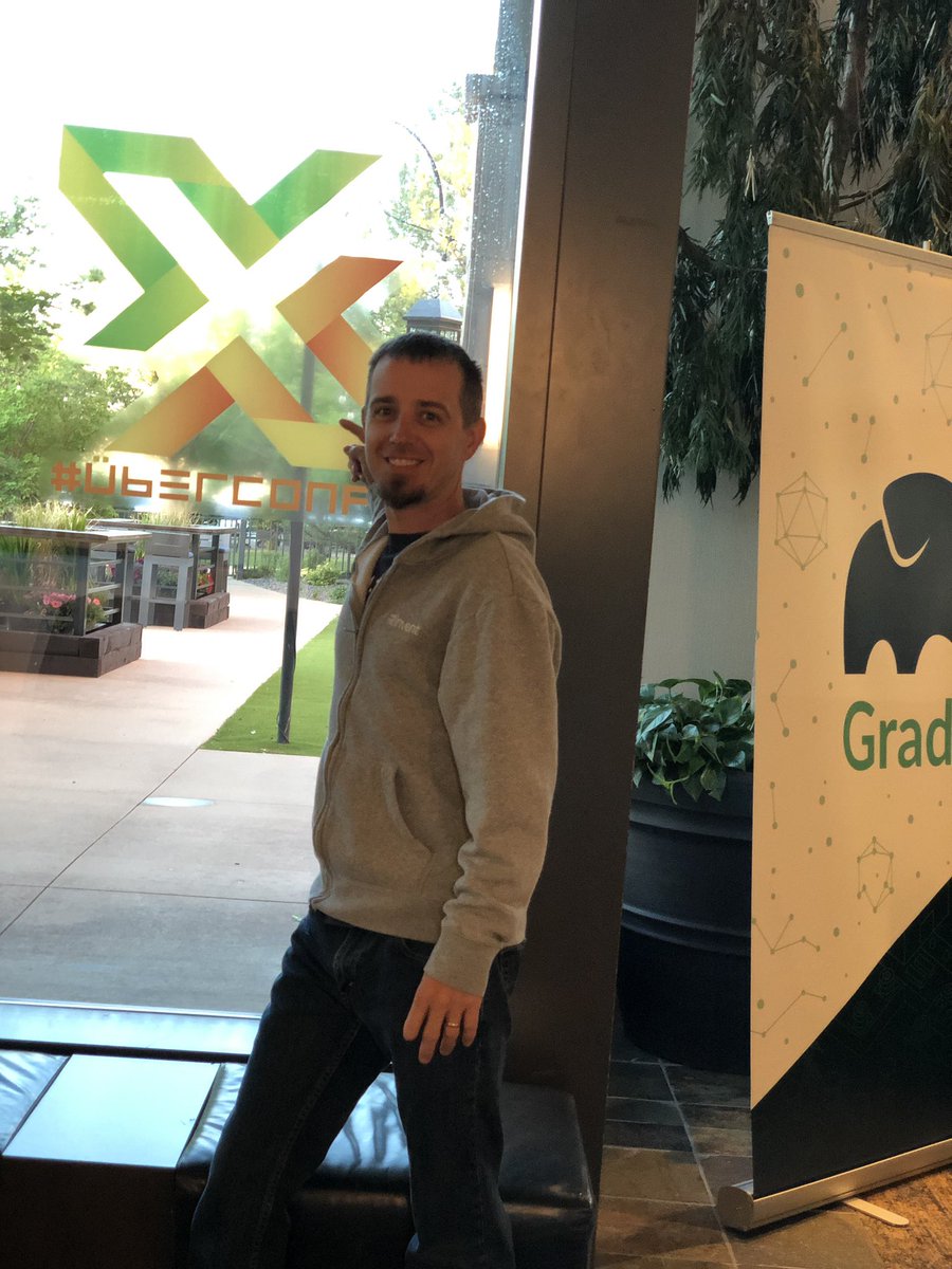 jimdolinski's tweet image. Excited for #nfjs #uberconfx, can’t wait to meet speakers and attendees! #DEVcommunity #ThisisMyArchitecture tight security at 530am but they take pictures👍