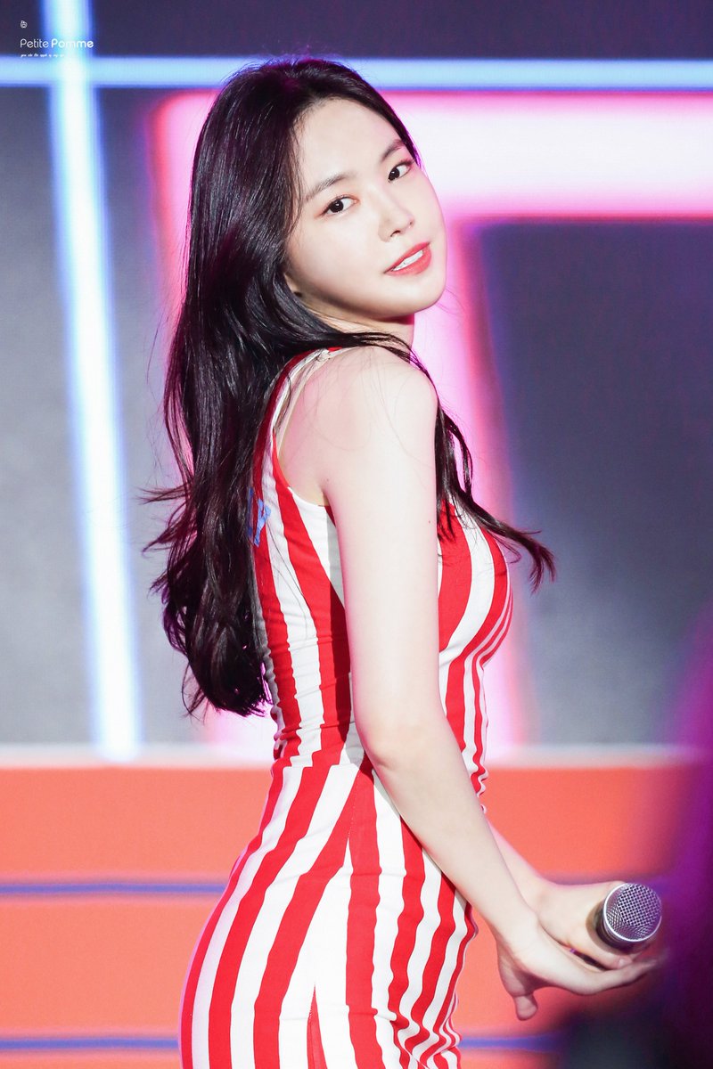 PetitePomme0210's tweet photo. 190706 E-SPORTS 평화이음토요콘서트

HD: https://t.co/wY4CxYrYN3

#에이핑크 #손나은(@Apinksne) #Apink #나은 #naeun #ナウン https://t.co/IeS8ZBn2Ie